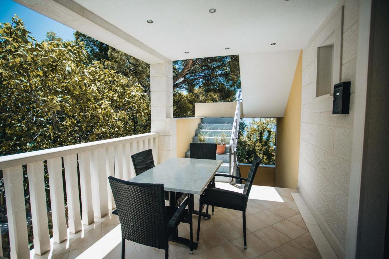 Apartments Mateo Брела Екстериор снимка