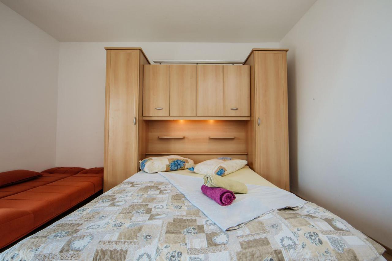 Apartments Mateo Брела Екстериор снимка